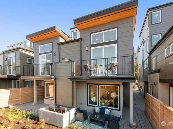 9219 B Densmore Avenue N, Seattle, WA 98103