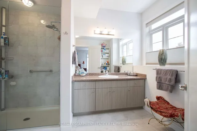 Additional image 20 of 16 Harley Lane