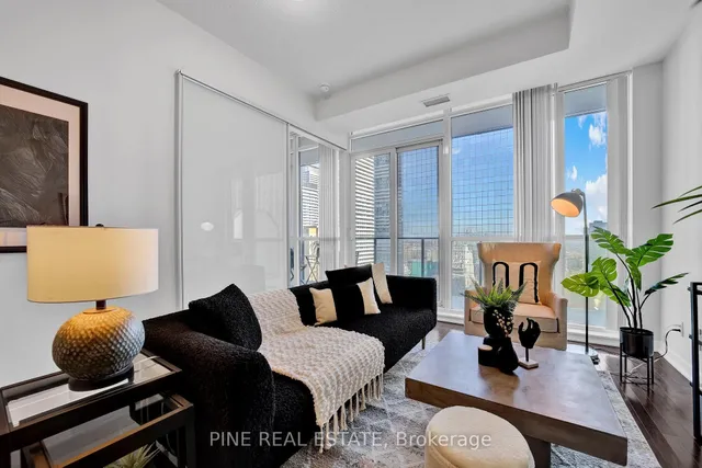 Additional image 4 of 770 Bay St Unit 2602