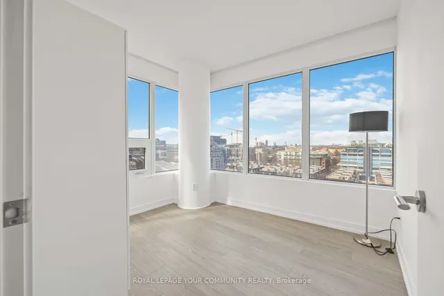 Additional image 24 of 19 Western Battery Rd Unit 917