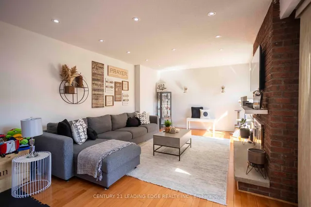 Additional image 2 of 2 Dailing Gate Unit 12