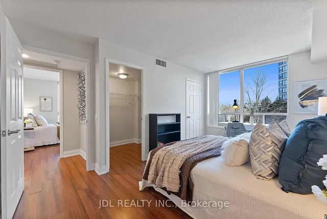 Additional image 31 of 35 Finch Ave Unit 605