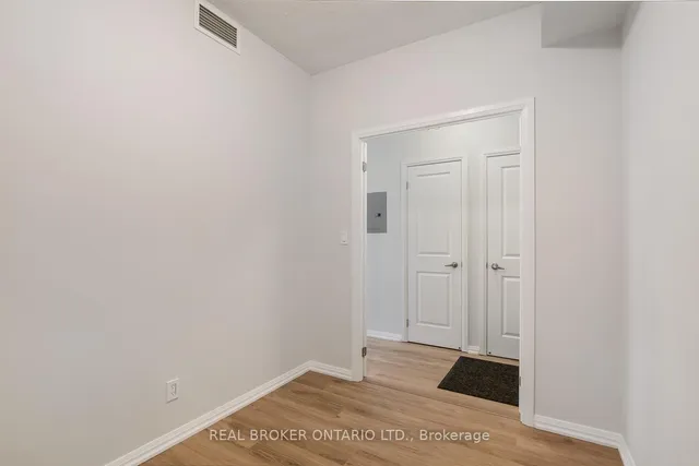 Additional image 10 of 35 Hayden St Unit 807