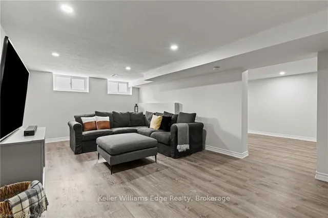 Additional image 19 of 1025 Plains View Ave