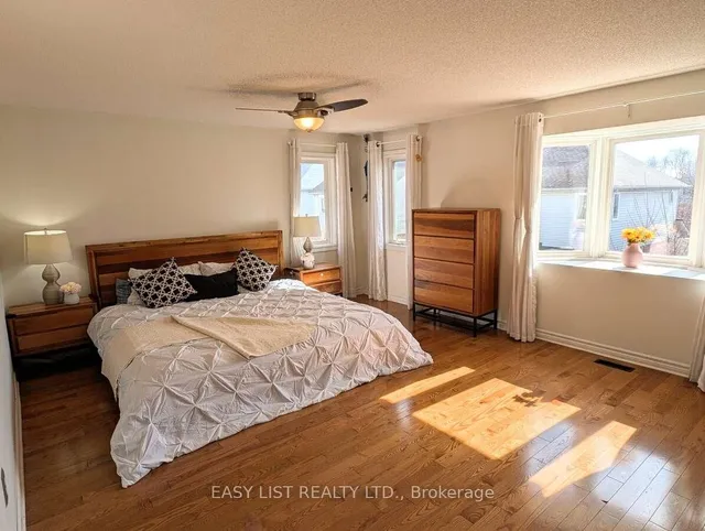 Additional image 31 of 12 Strathroy Cres