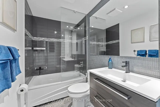 Additional image 32 of 500 Queens Quay Unit 917E