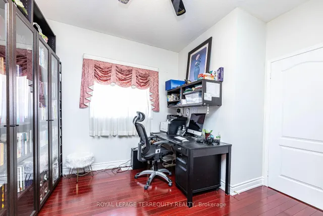 Additional image 33 of 21 Collingwood Ave
