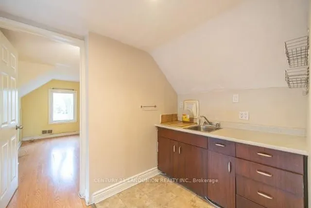 Additional image 22 of 2982 Bayview Ave