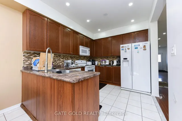 Additional image 13 of 30 Flurry Circ