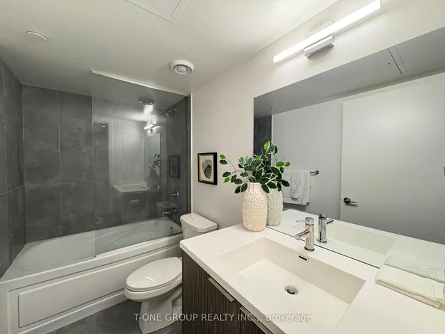 Additional image 35 of 60 Shuter St Unit 817