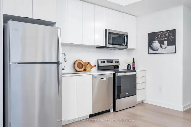 Additional image 11 of 859 The Queensway N/A Unit 603