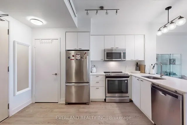 Additional image 6 of 30 Roehampton Ave Unit 3111