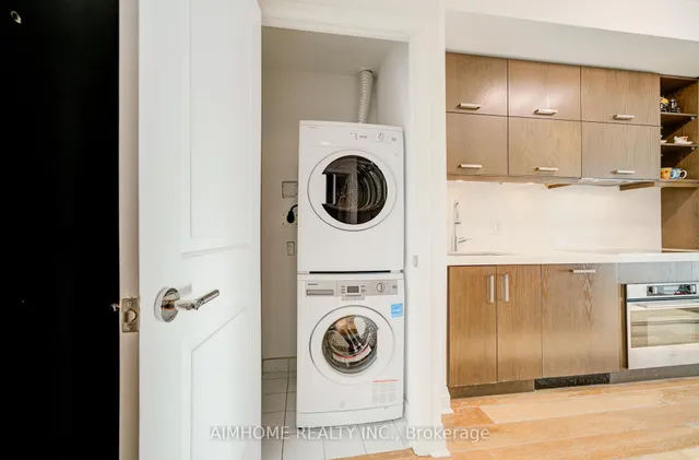 Additional image 7 of 1080 Bay St Unit 1205
