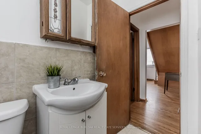 Additional image 24 of 708 West 5th St