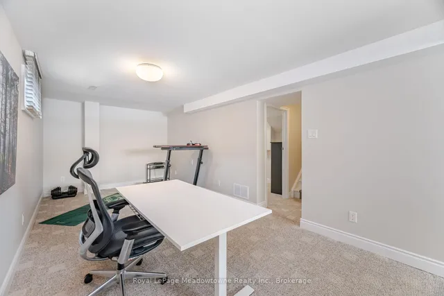 Additional image 38 of 515 Clover Park Cres