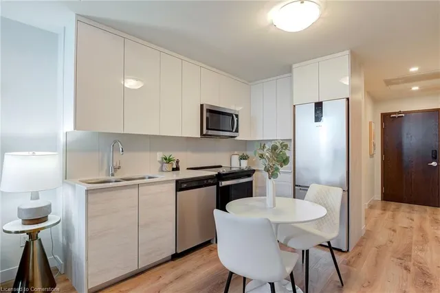 Additional image 7 of 60 Frederick St Unit 6