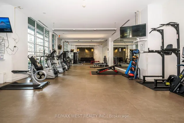 Additional image 38 of 380 Macpherson Ave Unit 333