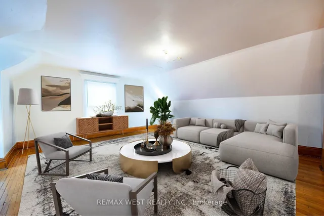 Additional image 27 of 217 Gladstone Ave