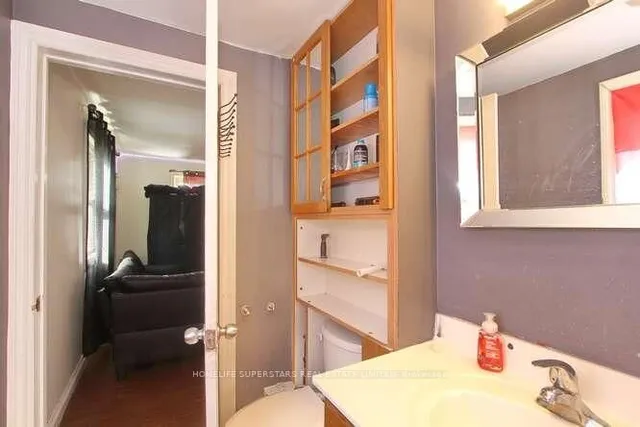 Additional image 26 of 99 Woodward Ave