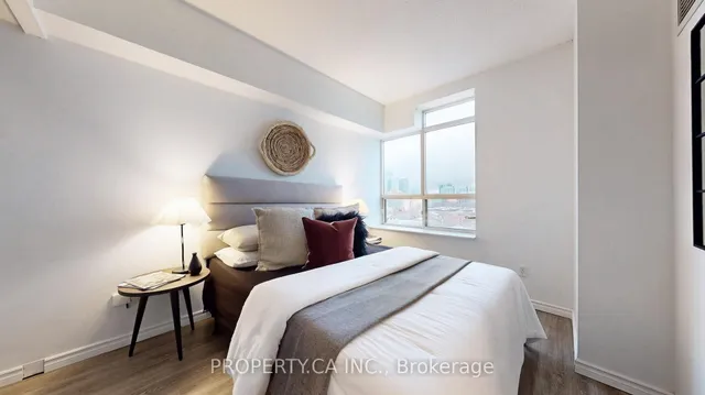 Additional image 13 of 140 Bathurst St Unit Ph02