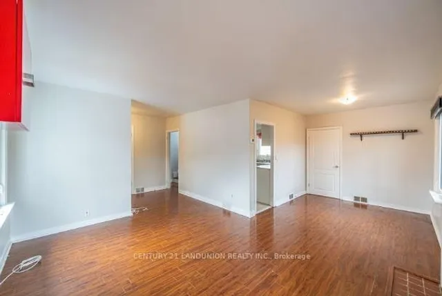 Additional image 6 of 2982 Bayview Ave