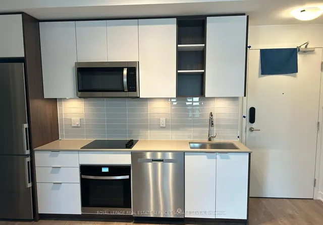 Additional image 3 of 543 Richmond St Unit 610