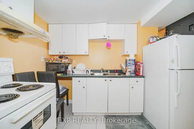 Additional image 37 of 55 Hollyberry Tr