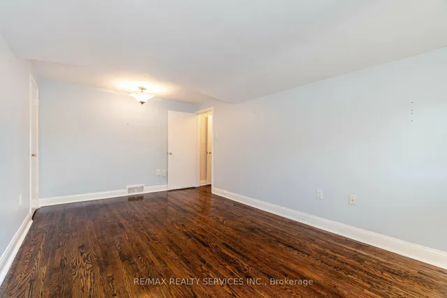 Additional image 33 of 18 Wellington St