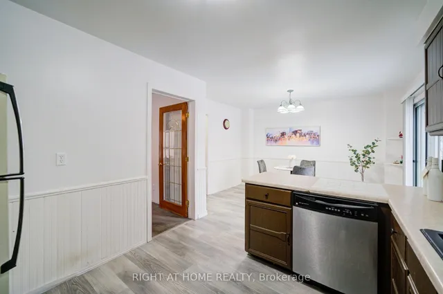 Additional image 20 of 134 Dumfries Ave