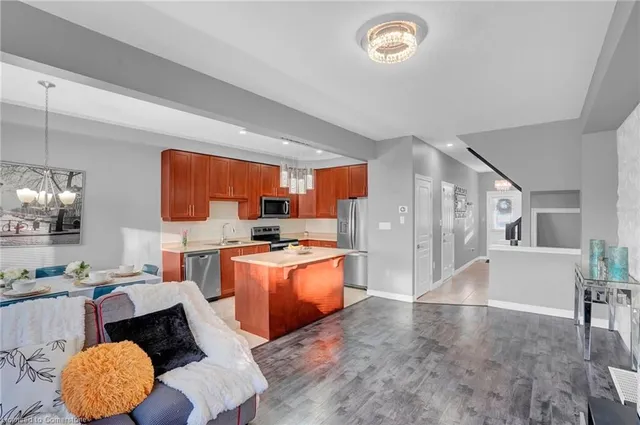 Additional image 10 of 158 Kinsman Dr