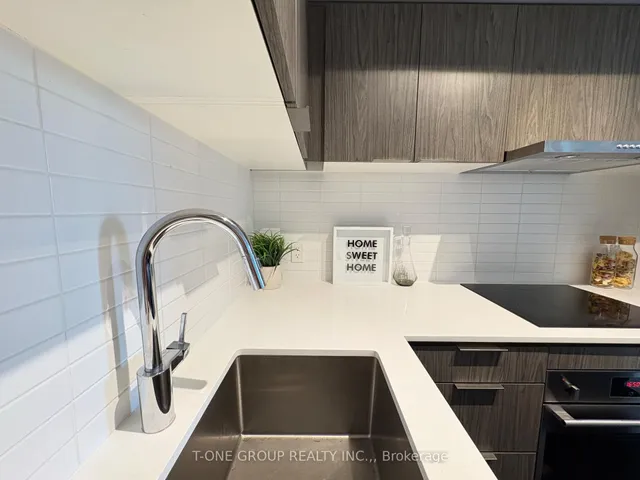 Additional image 18 of 60 Shuter St Unit 817