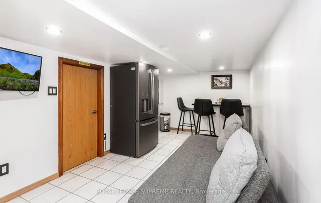 Additional image 25 of 59 Guestville Ave