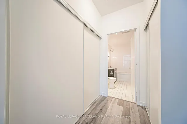 Additional image 33 of 33 Singer Crt Unit 2910