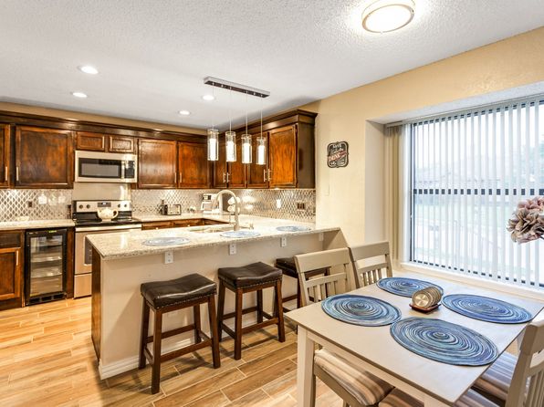 10203 Ridge Oak St, Dallas, TX 75227