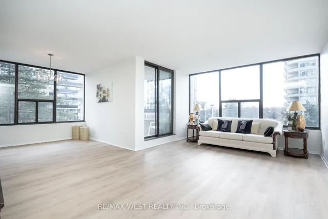 Additional image 12 of 100 Quebec Ave Unit 301