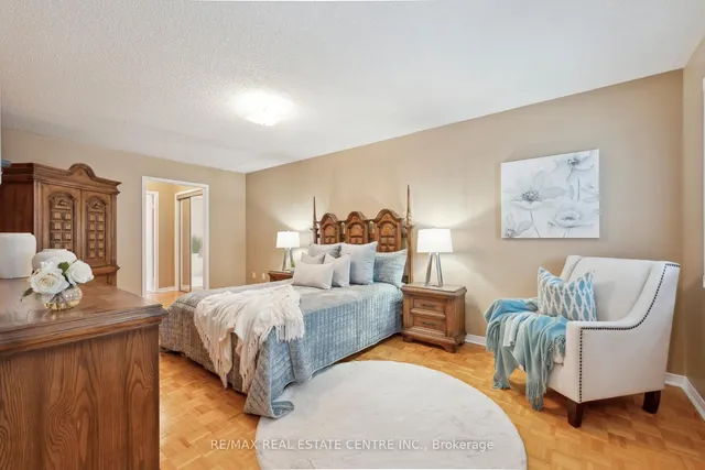 Additional image 30 of 56 Canarvan Crt