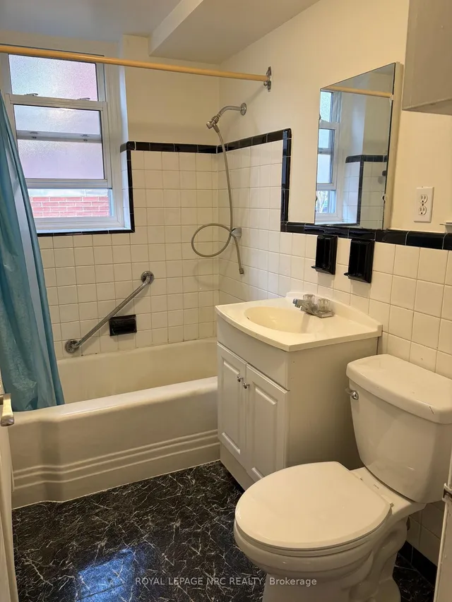 Additional image 13 of 227 Macnab St Unit 2