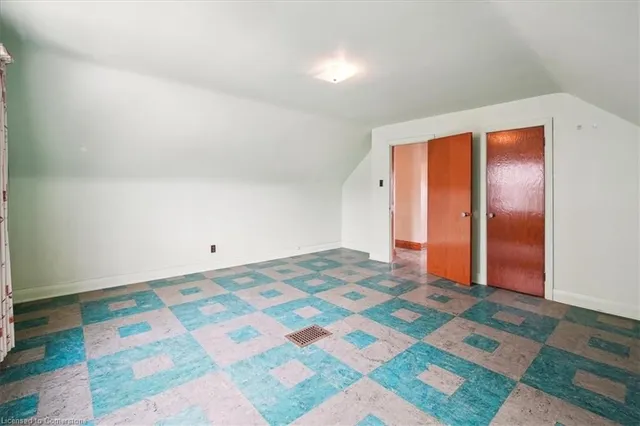 Additional image 21 of 34 Reid Ave