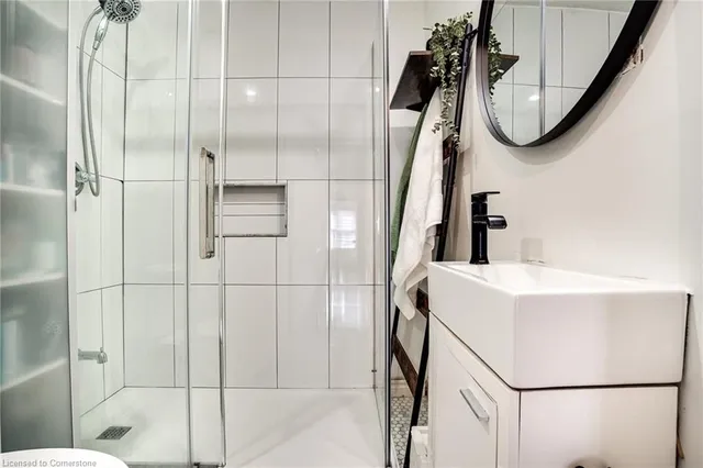 Additional image 38 of 37 Holton Ave