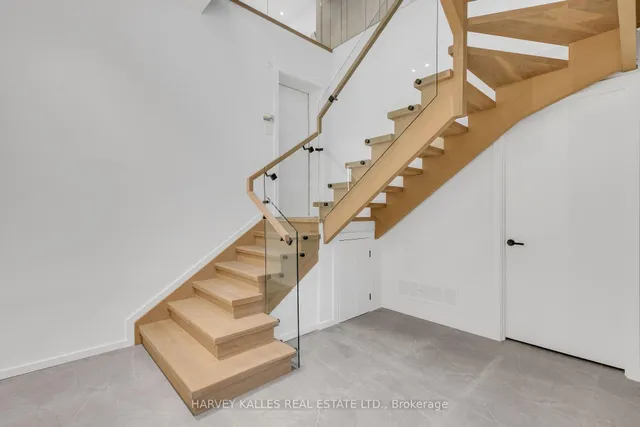 Additional image 40 of 187 Roe Ave