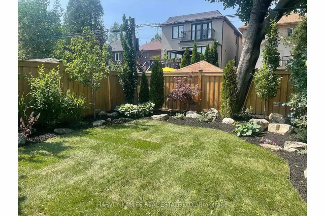 Additional image 30 of 42 Roe Ave