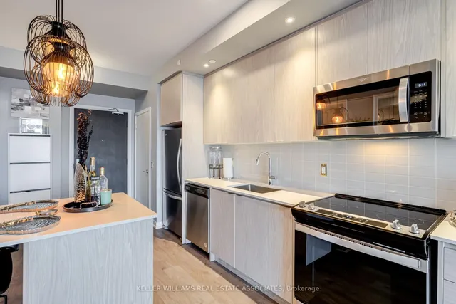 Additional image 6 of 55 Duke St Unit 1307