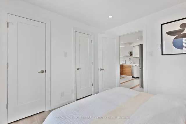 Additional image 25 of 99 Harbour Sq Unit 2002