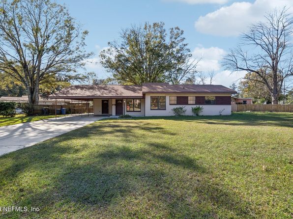 1904 DELAROCHE Drive W, Jacksonville, FL 32210