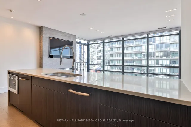 Additional image 12 of 438 King St Unit 2101