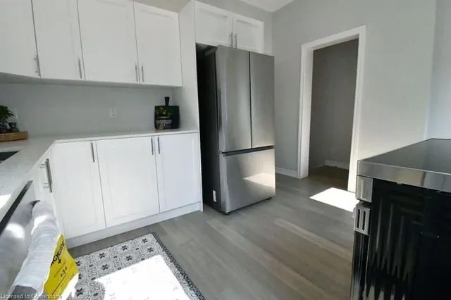 Additional image 5 of 242 Balmoral Ave