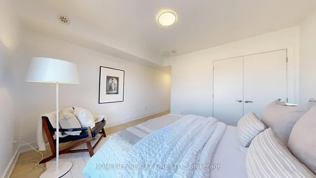 Additional image 27 of 1072 Lansdowne Ave