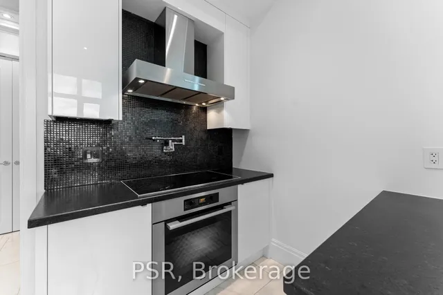 Additional image 9 of 311 Bay St Unit 4704