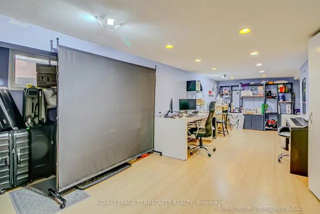 Additional image 26 of 221 Windermere Ave