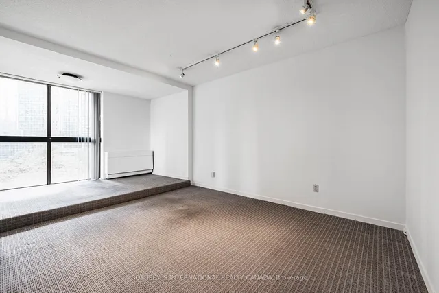 Additional image 19 of 33 Harbour Sq Unit 1008